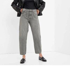 Gap Barrel Jean High Rise in Washed Black Denim 28/6P / Style 600210